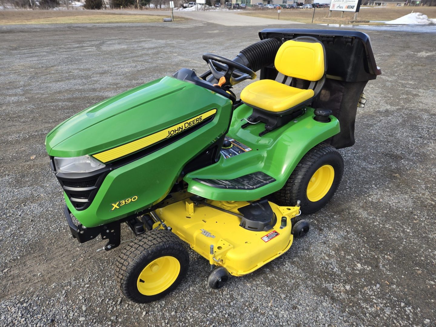 USED  2018 John Deere X390