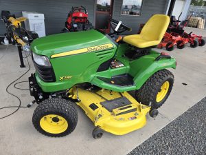 2011 John Deere X749